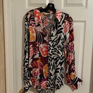 Multicolor Abstract Print Women's Top. Size large.